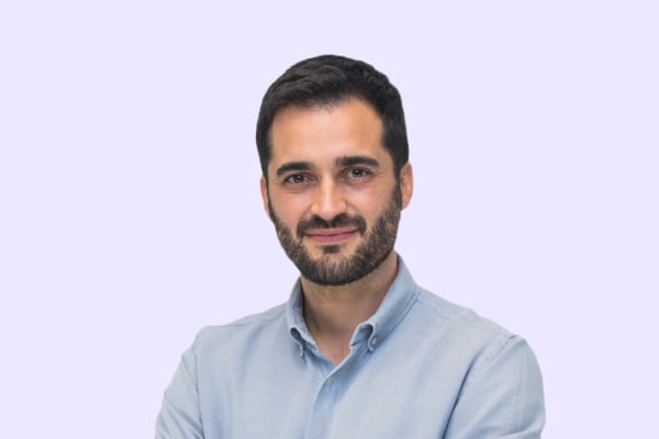 Q_Headshots_Partners_RafadelaGuia_grey